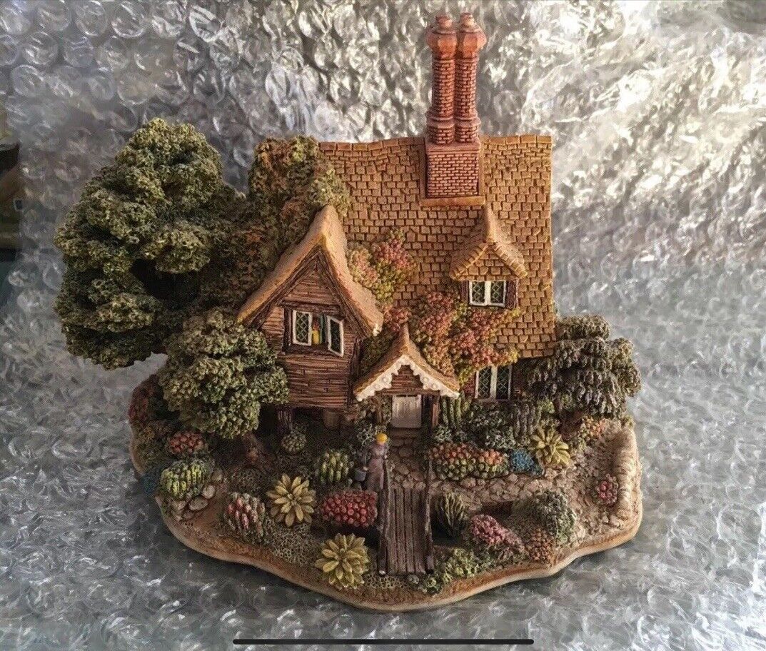 Lilliput Lane - Shades Of Summer Lilliput Lane - Shades Of Summer
