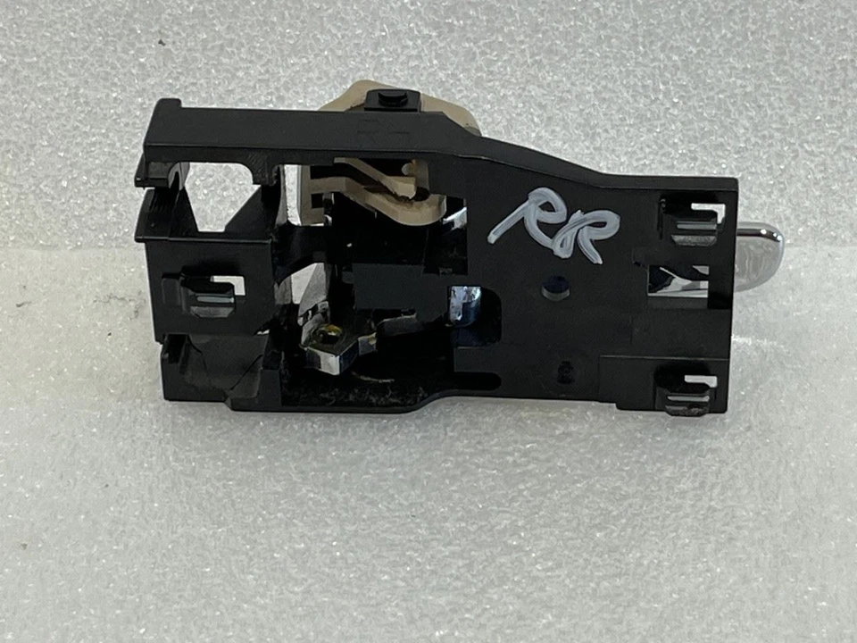 2000 2001 2002 2003 2004 TOYOTA AVALON RIGHT SIDE INTERIOR DOOR HANDLE LA01 - Image 2 of 4