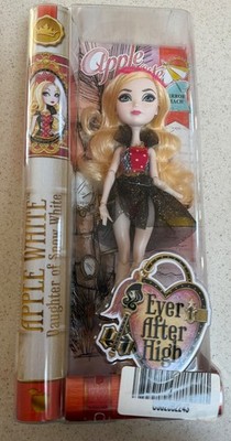 Ever After High APPLE WHITE MIRROR BEACH DOLL MATTEL Retired Snow White Daughter