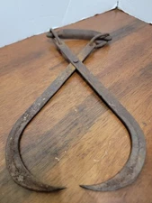 Antique Metal Ice Block Clamp Log Holder Handle Tongs Hay Bale Carrier Primitive
