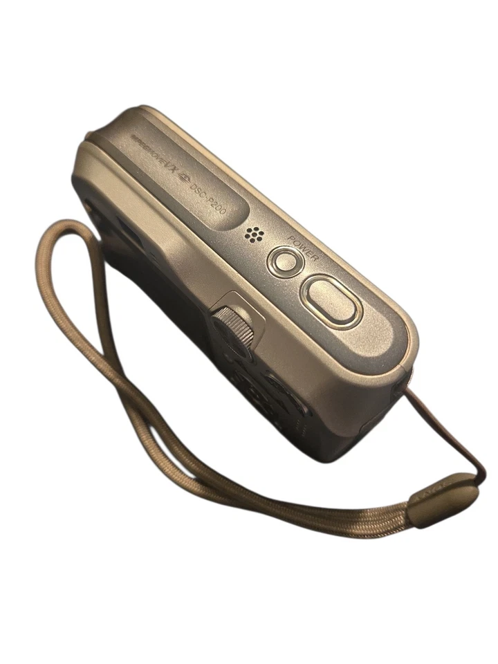 Sony Digital Camera Cybershot DSC-P200 7.2MP Silver Tested - Image 4 of 4