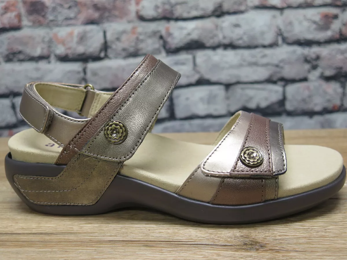 Aravon sales katherine sandals