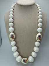 Vintage Graduated White Lucite Bead Floral Accents 60 s 70 s Necklace 24