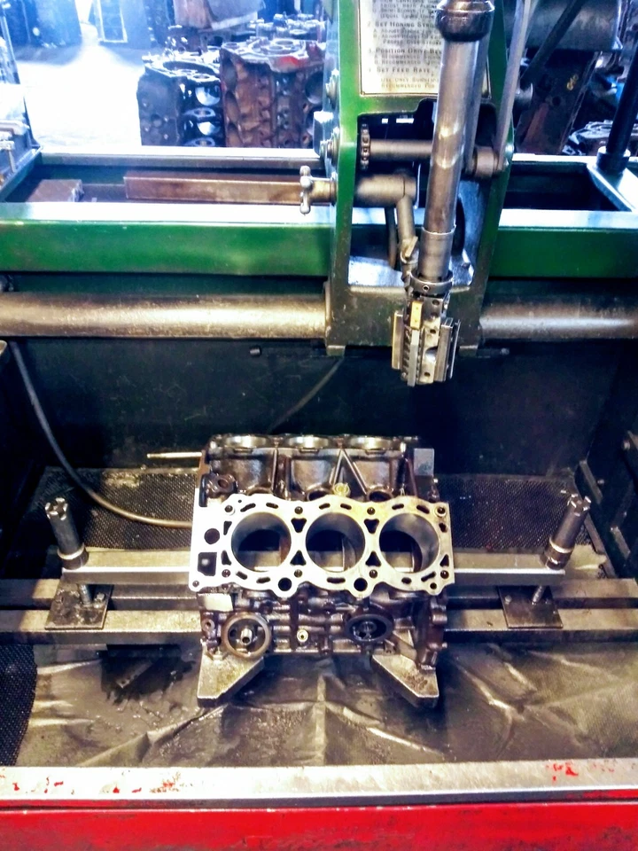 MOTOR TOYOTA BLOQUE LARGO 3VZ 3.0 Foto 2 de 4