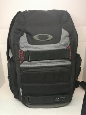 grey oakley backpack