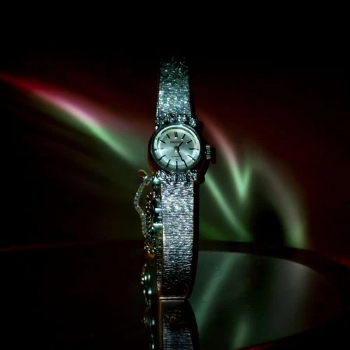 Montre femme vintage Supreme Seiko années 60