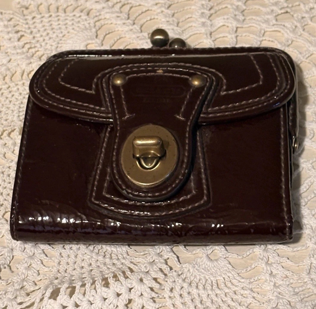 小物 Coach Legacy MultiStripe Turnlock Wallet Coach Turnlock Wallet for sale - eBay