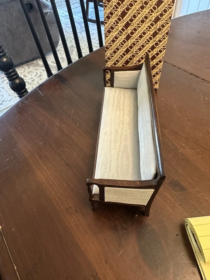 De colección. Casa de muñecas miniatura Concord nueva Foto 3 de 4