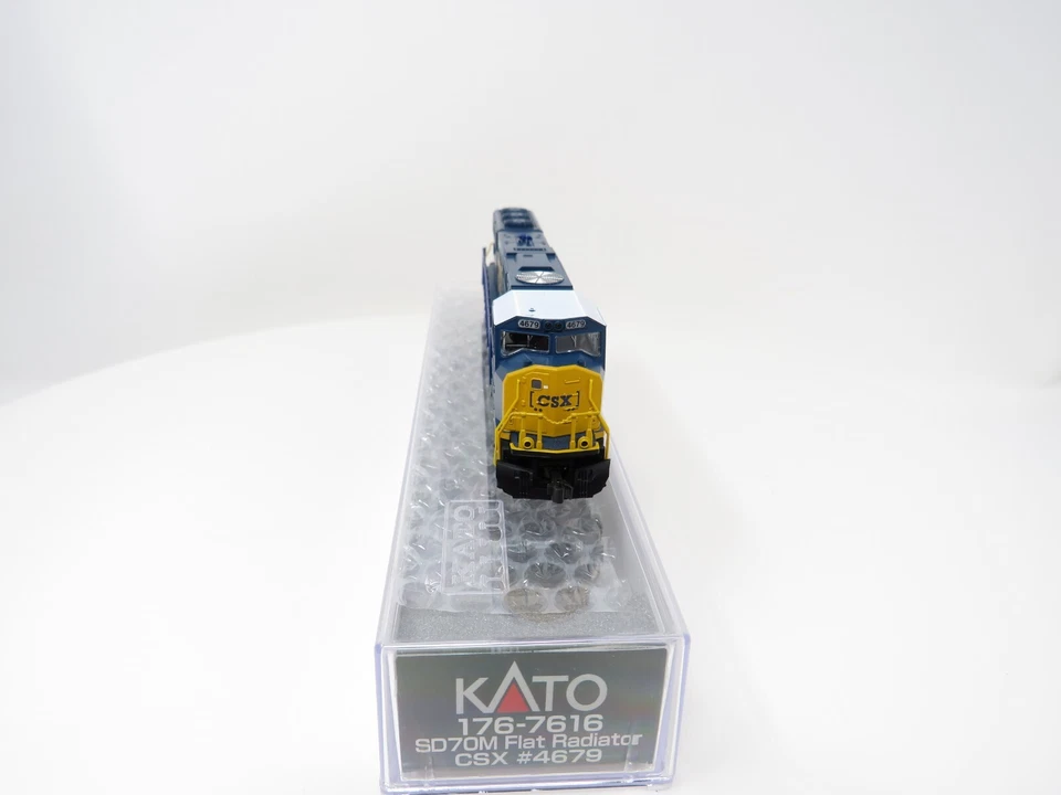 Kato N 176-7616 CSX Transportation EMD SD70M Diesel Locomotive Freight Train - Image 2 of 4