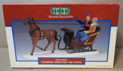 (LEMAX) VILLAGE COLLECTION DASHING THROUGH THE SNOW ORNAMENT .NEW!!