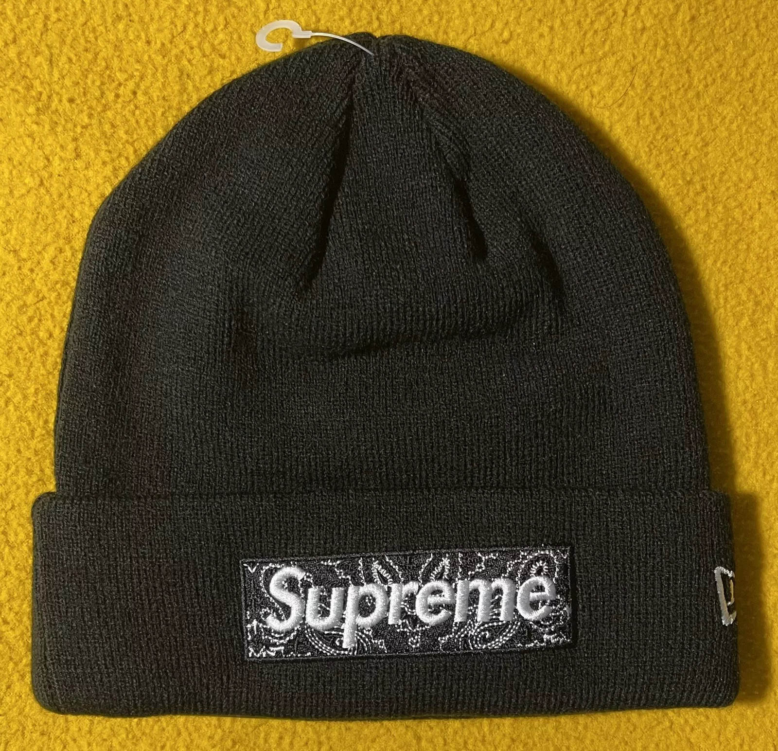 Bonnet FW19 Supreme x New Era Bandana Box Logo Noir/Blanc Neuf avec étiquettes