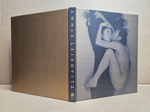 SIGNED - Photographs Annie Leibovitz 1970-1990 First Edition HC / DJ - Picture 3 of 9