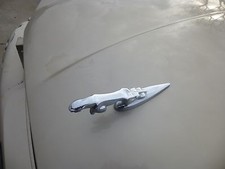 2001-2002-2003-2004-2005-2006-2007-2008 Jaguar X-type Hood Emblem