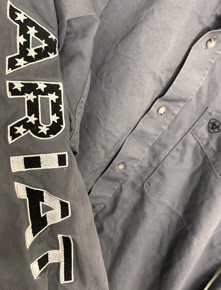 Ariat Team Logo Twill Men’s Gray Long Sleeve Embroidery Shirt Size Medium - Image 2 of 4