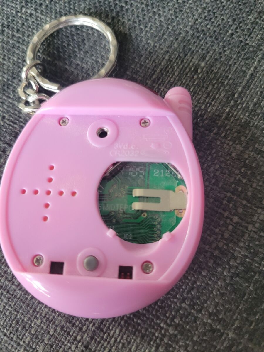 BANDAI Tamagotchi Connection Pink Ice Cream 2004 Tested BANDAI Tamagotchi Connection Pink Ice Cream 2004 Tested