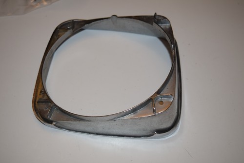 1968 OEM GM BUICK LESABRE WIDCAT ELECTRA LH HEADLIGHT DOOR HEADLIGHT TRIM BEZEL - Foto 12 di 12