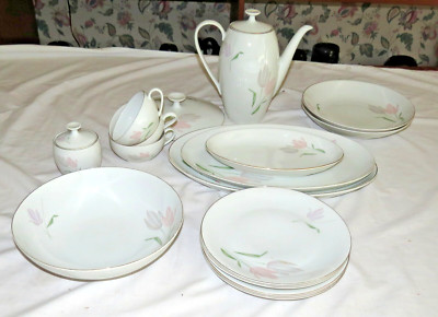 Arzberg Germany Tulip pattern 16 Pieces - Excellent