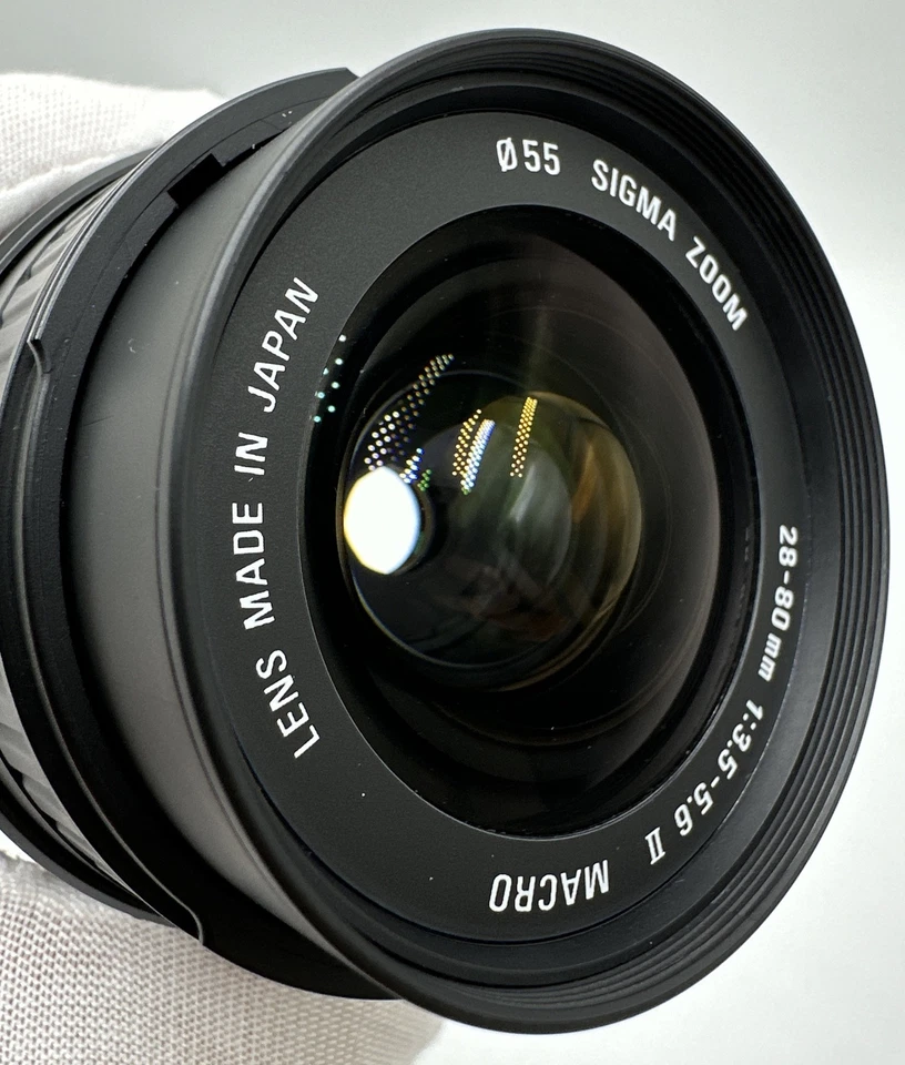 Sigma 28-80mm f3.5-5.6 II Zoom Lens Macro - Image 3 of 4