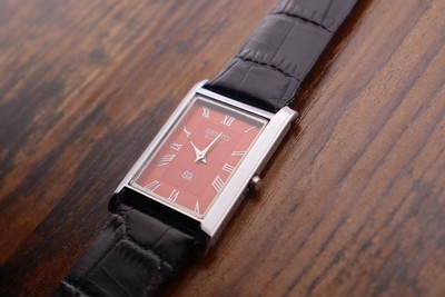 Vintage Men Seiko Quartz Slim Tank Red Dial Black leather Dress