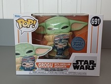 Funko Pop! Star Wars Mandalorian Grogu with A...