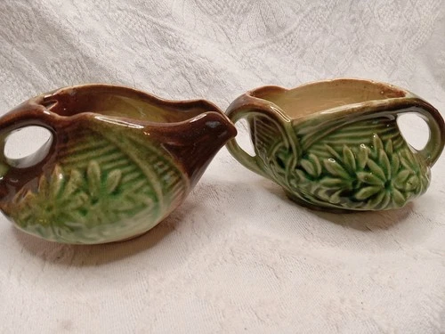 Vintage McCoy Daisy Pattern Sugar and Creamer Pottery Set. 1940’s