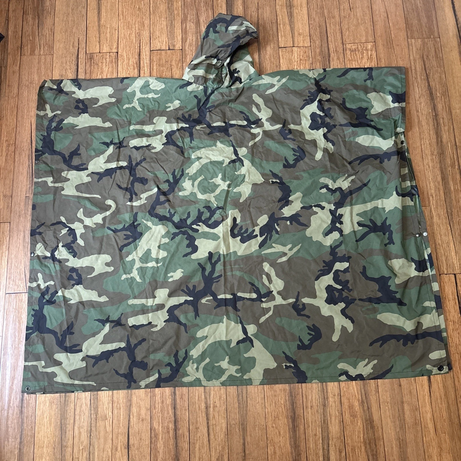 Poncho Army Military Multipurpose Wet Weather Green Woodland Camo Coated Nylon
Opens in a new window
