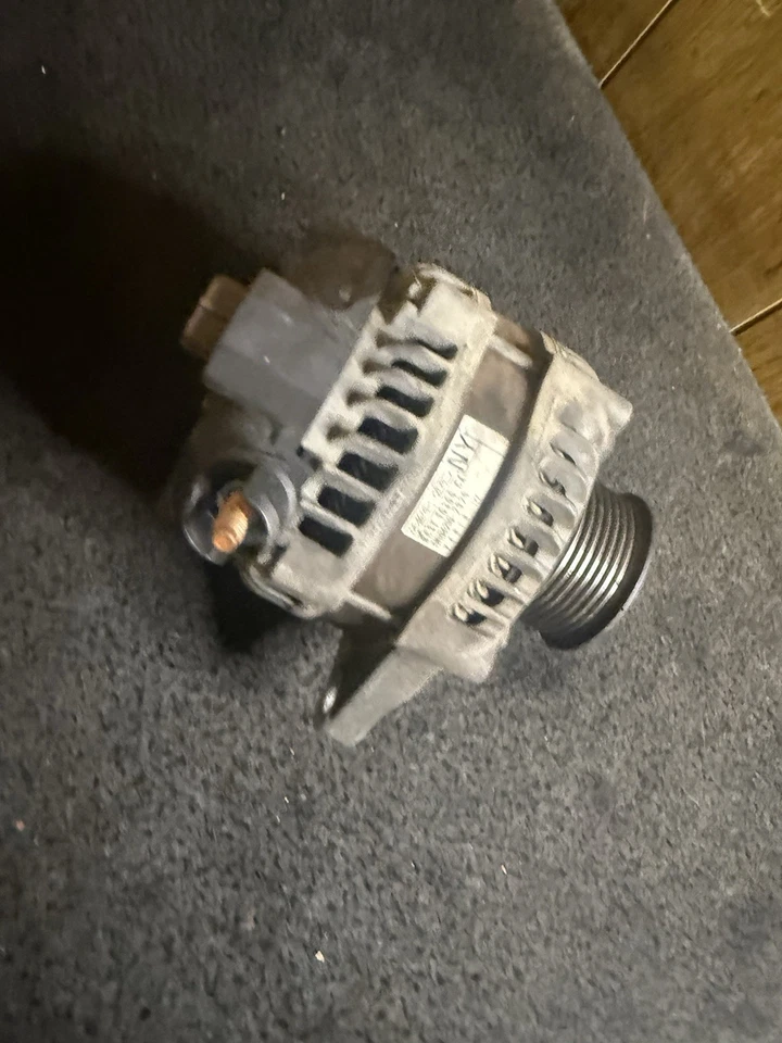 11-16 Ford F250 F350 6.7L Alternator BC3T-10300-CA - Image 4 of 4