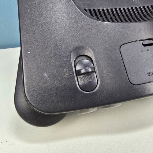 Nintendo 64 Konsole mit Original Netzteil, AV Kabel & Jumper Pak GETESTET FUNKTIONIERT - Bild 4 von 19