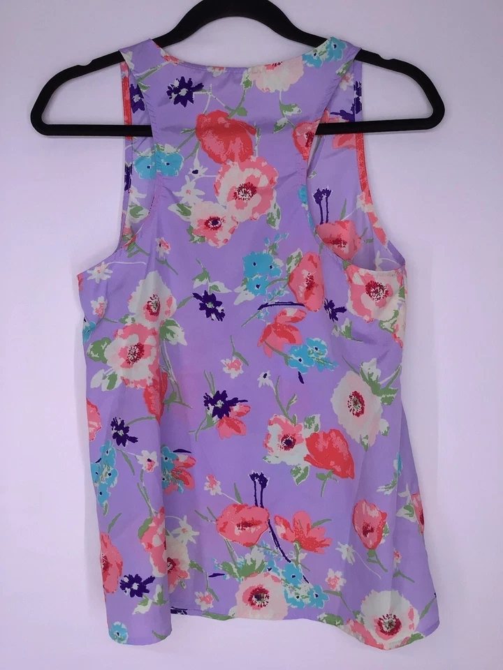 Túnica Regata Everly Anthropologie Roxa Floral Feminina Tamanho Pequeno Estilo T8779 - Imagem 3 de 4