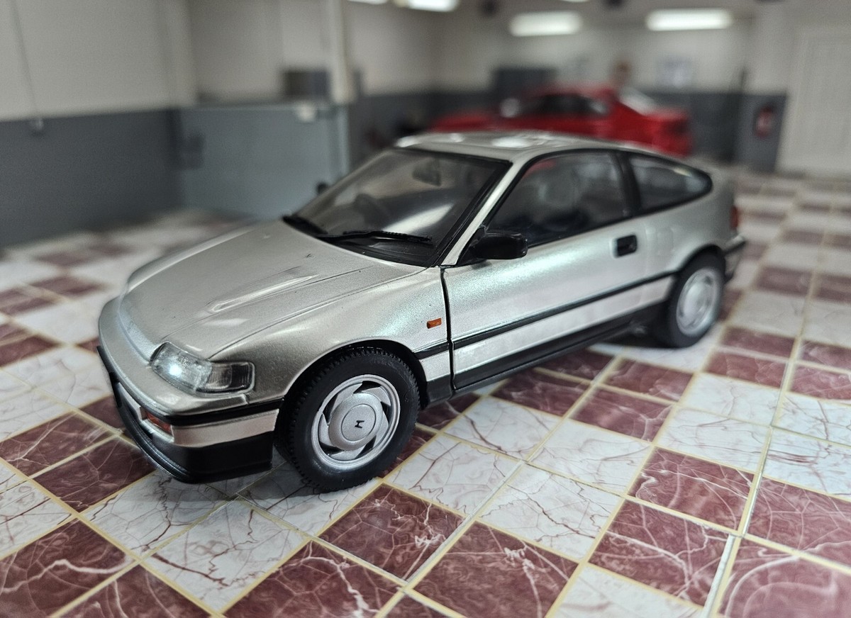 WHITEBOX 1988 HONDA CIVIC CR-X SILVER 1/24 SCALE DIECAST MODEL CAR