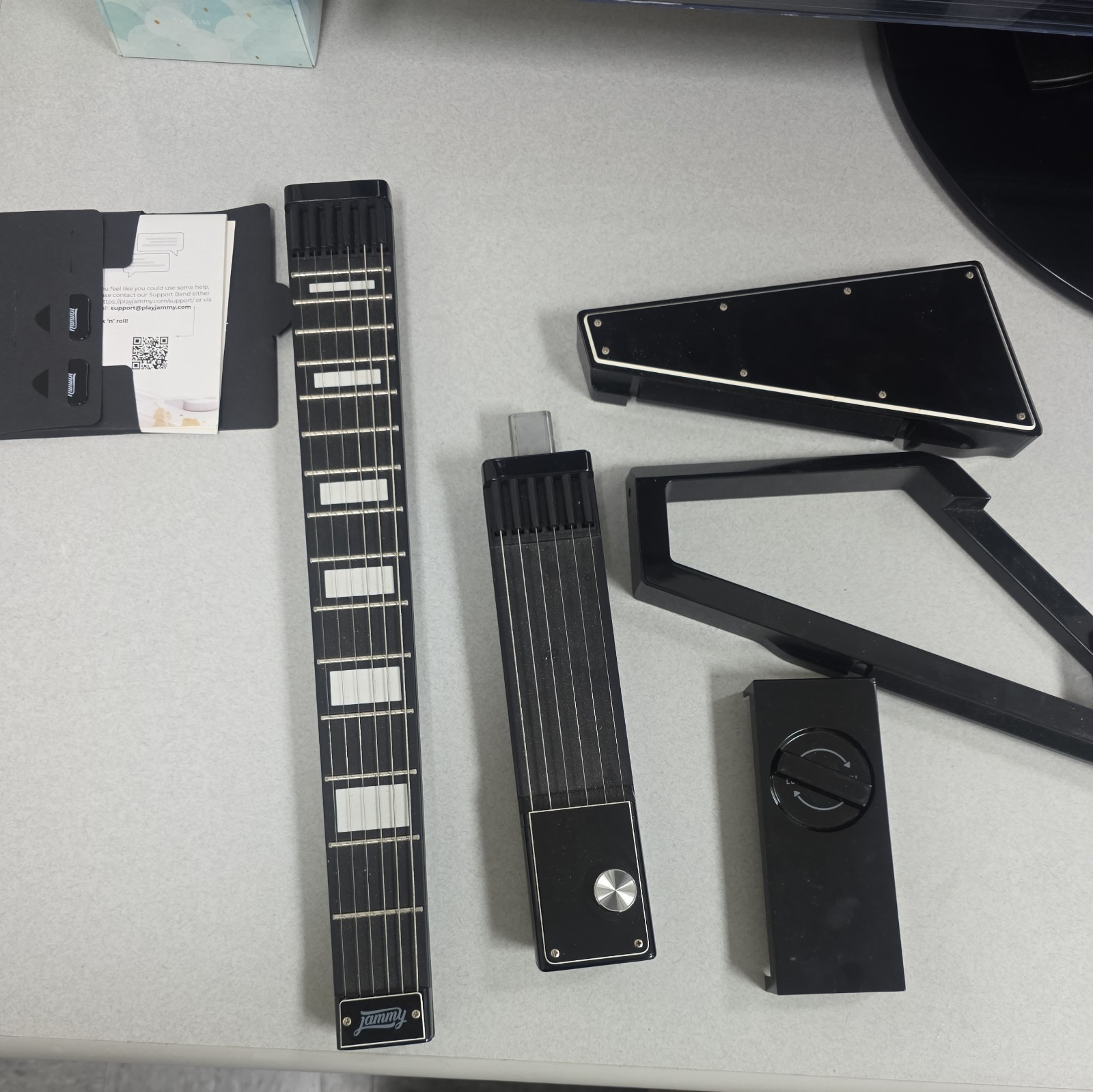 Jammy Super Portable Digital Guitar TESTED AND WORKING.