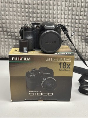 Fujifilm FinePix S Series S1800 12.2MP Digital Camera 18x Zoom w/ 16GB SD Card