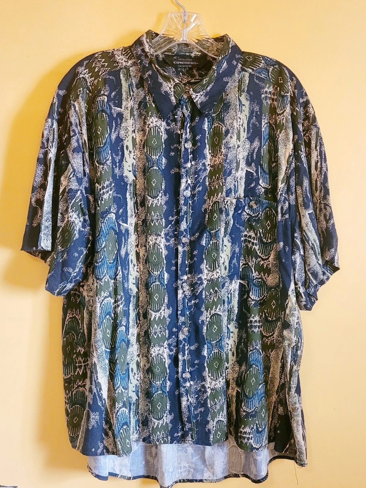 Expressions Hawaiian Aloha Shirt XL Rayon Short Sleeve Pocket Free Shipping