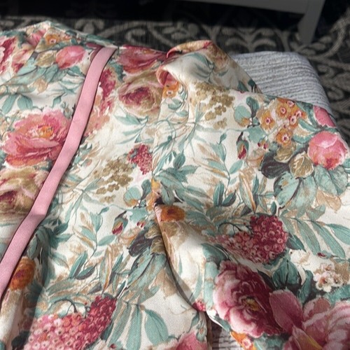 Floral Button-Up Jacket with Pink Bows - Picture 5 of 5