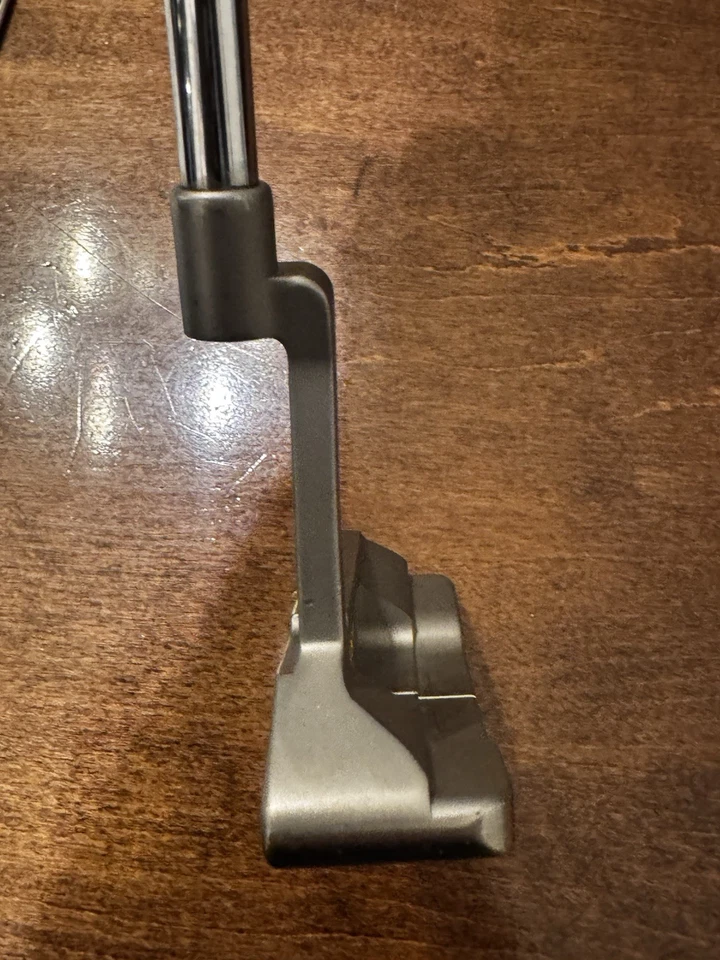 Yes! Golf Dawn C-Groove Putter 303 SS CNC Milled Pro Series Blade w/ Headcover - Image 4 of 4
