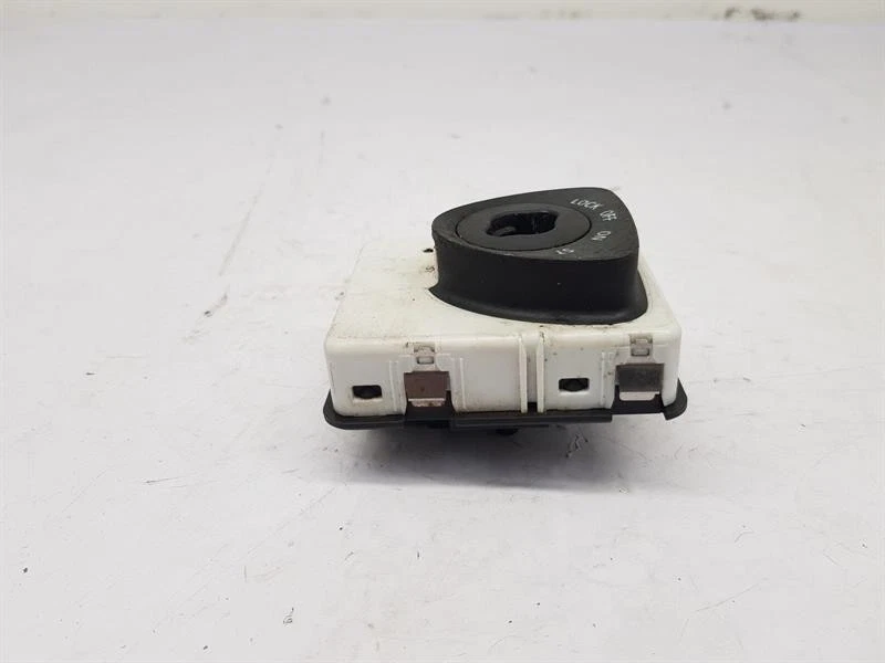 2008 SAAB 9-3 IGNITION BARREL + KEY - Image 2 of 4