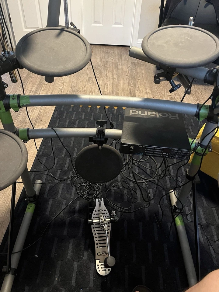 Roland TD 5 Electric Drums - Full Set Great Condition W/ Sticks And Headphones - Image 4 of 4