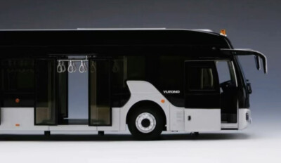 1/43 China Yutong Airport shuttle bus Dealer diecast model No