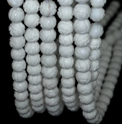 Flor de piedras preciosas de cáscara blanca de 6 mm 15,5 pulgadas (90187350-715B) - Imagen 4 de 4