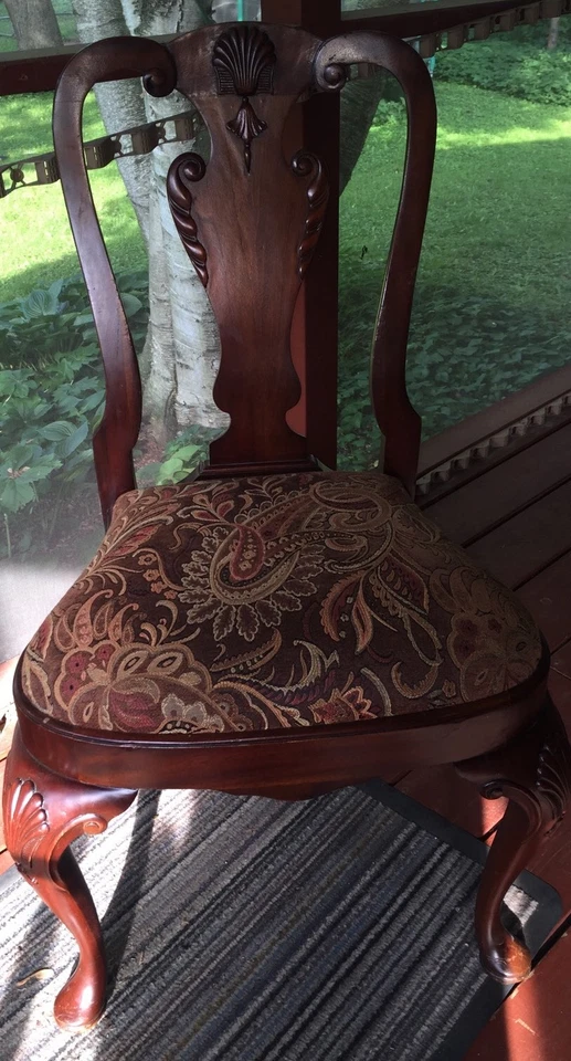 Juego de sillas de comedor MAITLAND SMITH de caoba georgiana lisas Foto 2 de 4