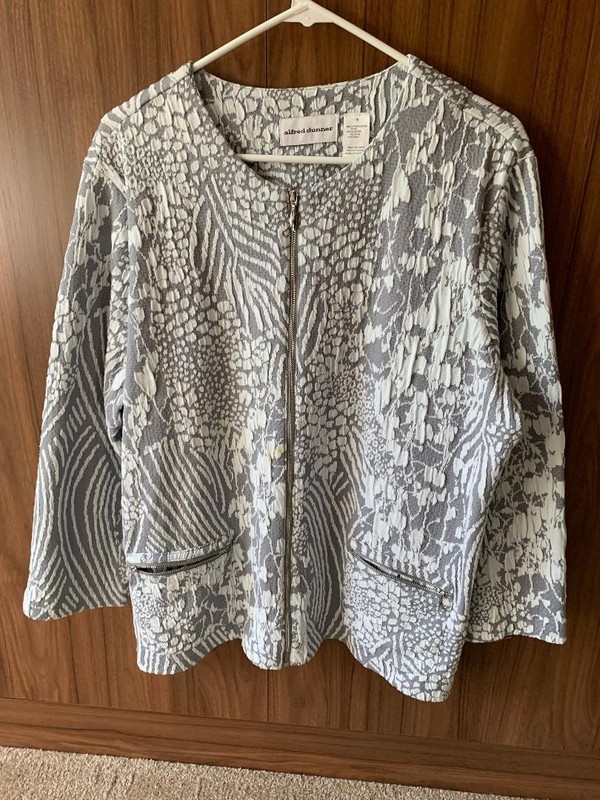 Pre Owned Alfred Dunner Shirt/Jacket  Size 18
