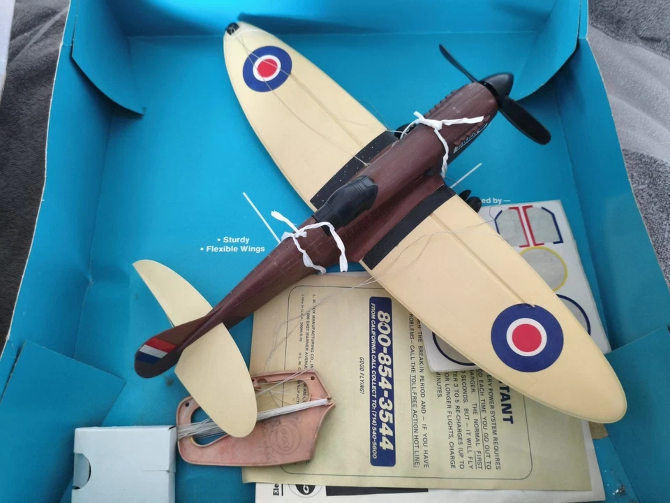 Cox Fesselflugzeug Spitfire 1976 Aus Amerika Selten Modellflugzeug - Bild 3 von 4