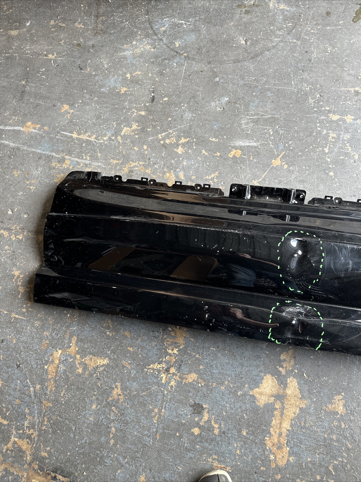 2018-2020 Rolls Royce Cullinan RR31 Trunk lid bottom Cover Panel Damaged