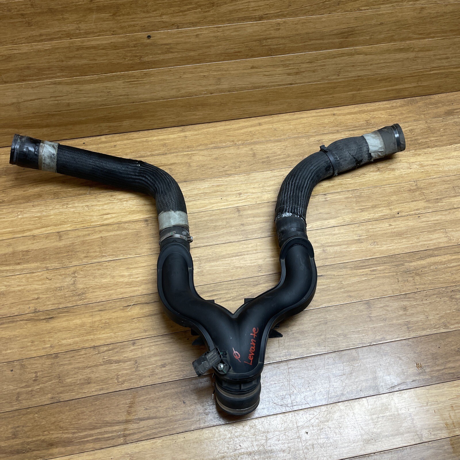 2014-2020 Maserati Levante Ghibli 3.0L Air Inlet Intake Duct Tube OEM
