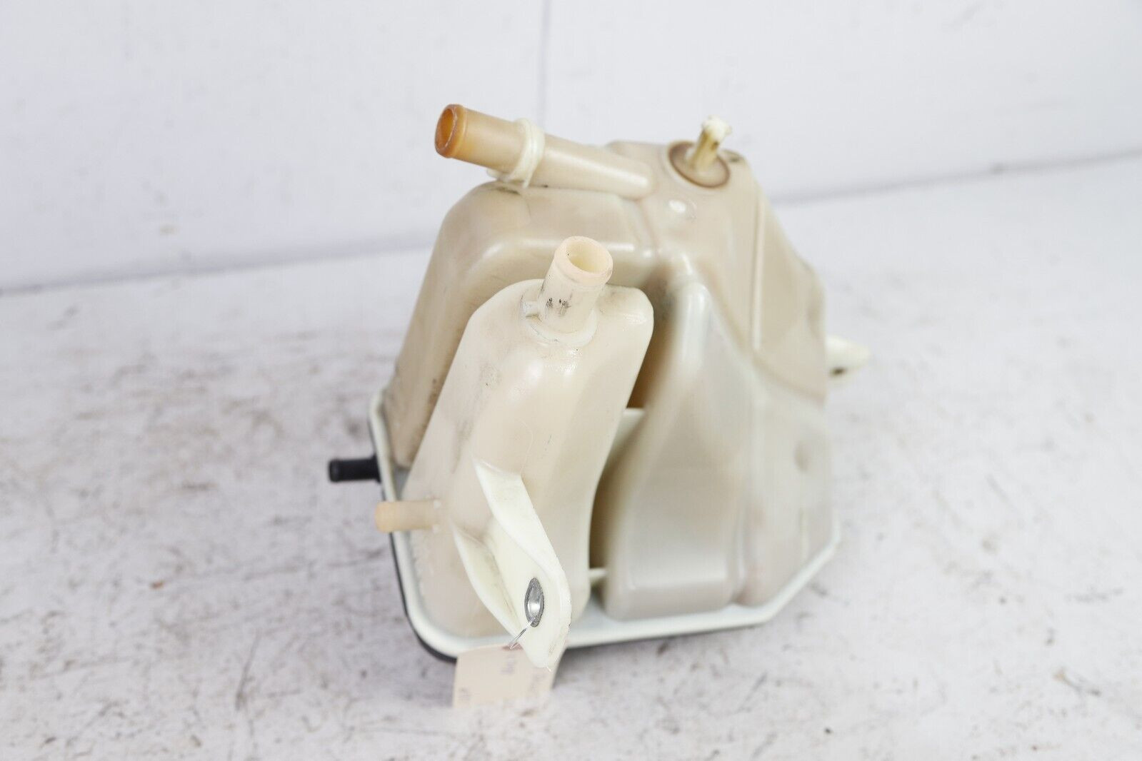 2014-2020 Maserati Ghibli M157 3.0L Engine Radiator Coolant Expansion Tank OEM