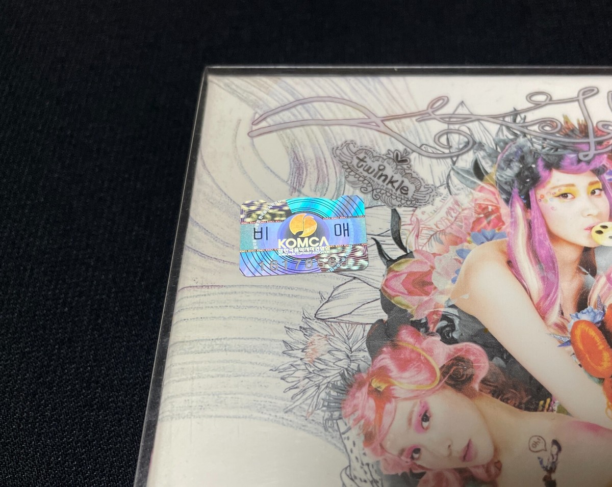 Girls' Generation-TTS (SNSD) autographed 