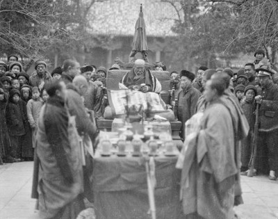 Lama Service around table close China Beijing Yong he gong 1924 OLD PHOTO