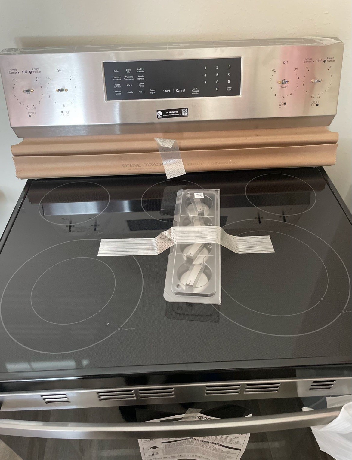 Frigidaire 30" Electric Range with Air Fry 4