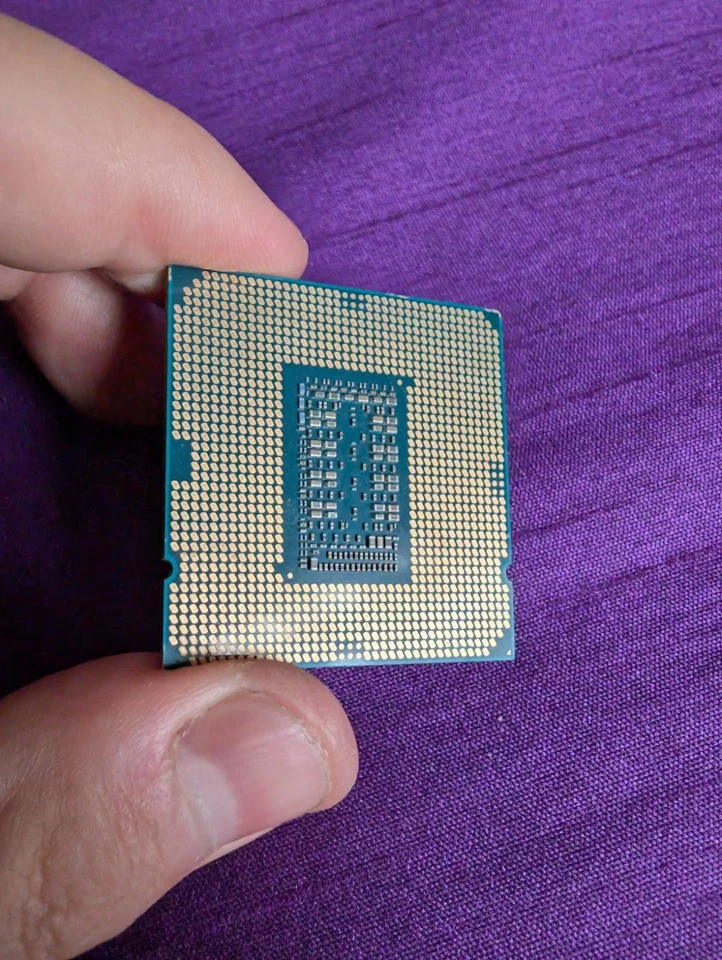 Intel Core i9-10900KF SRH92 10 Core 20M 125W 3.70GHz LGA-1200 CPU, read details - Image 2 of 3