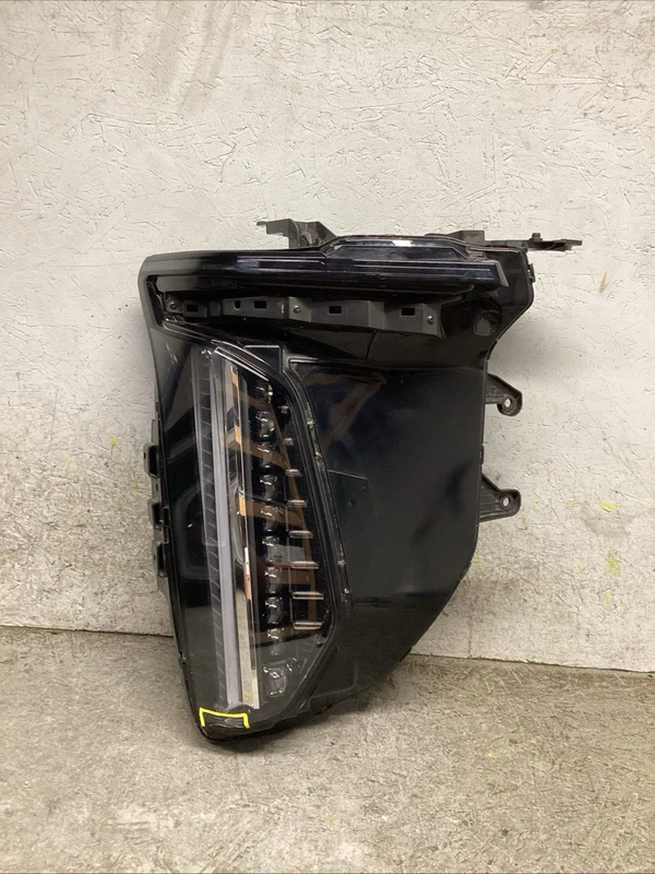 2025-2026 CADILLAC ESCALADE ESV RIGHT RH SIDE HEADLIGHT FULL LED OEM 86373476